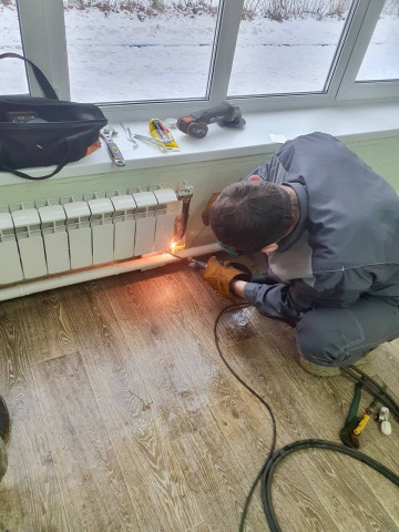 В детском саду №27 "Золотая рыбка", расположенном по адресу улица Энгельса д.11а, завершились работы по замене отопительных батарей.