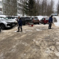 По адресу ул. Гагарина, д. 46 муниципальная управляющая компания обработала противогололедным реагентом придомовую территорию. Механизированная уборка будет проведена после действия реагента.