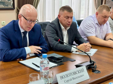 Директор МАУ "Коммунальное управление" Сергей Волотовский принял участие в рабочем совещании городской планерки.
