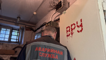 Благодаря слаженным действиям работников аварийной службы и управляющей организации удалось оперативно локализовать аварийную ситуацию и организовать устранение последствий в максимально сжатые сроки по адресу: Победы 11.