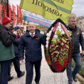 Возложили памятный венок павшим героям на аллее славы от всех работников МАУ «Коммунальное управление»