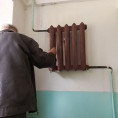 В рамках подготовки к отопительному сезону в подъезде №4 дома №59 по пр. Ленина работниками МАУ "Коммунальное управление" на лестничной площадке была произведена замена отопительного прибора.