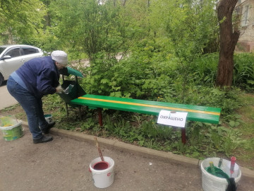 Обновляем лавочки к лету.