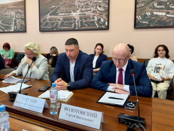 Директор МАУ "Коммунальное управление" Сергей Волотовский принял участие в рабочем совещании городской планерки.