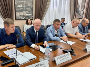 Директор МАУ "Коммунальное управление" Сергей Волотовский принял участие в рабочем совещании городской планерки.
