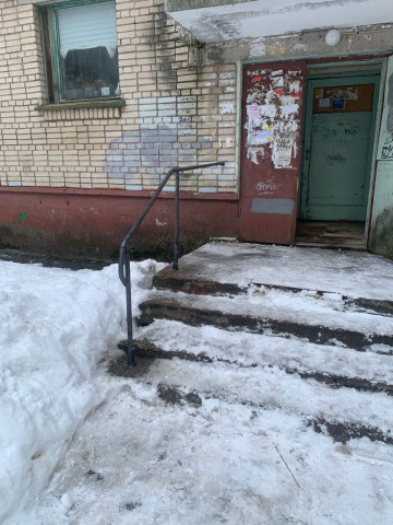 Установка поручня для маломобильных граждан.