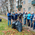 В Обнинске продолжается активная фаза осенних субботников. Работники МАУ «Коммунальное управление» провели очередной субботник на аллее по ул. Любого, д. 3, 5.
