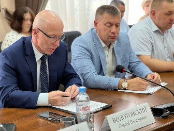 Директор МАУ "Коммунальное управление" принял участие в рабочем совещании городской планерки.