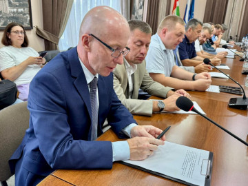 Директор МАУ "Коммунальное управление" принял участие в рабочем совещании городской планерки.