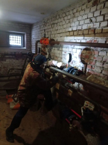 В рамках планового контроля МАУ "Коммунальное управление" с участием представителей АО "РИР" провели проверку параметров тепловых узлов МКД по адресам: пр. Ленина, д. 92,94,96,98,108